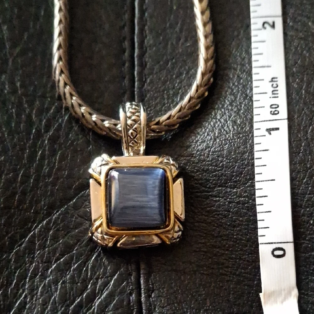 Elegant Silver and Gold Pendant Necklace